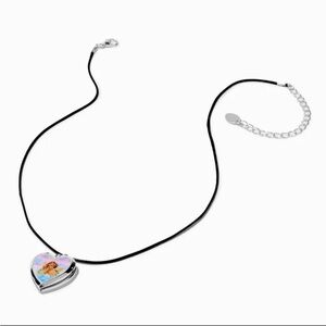 ❤️ BNWT Angel print heart locket necklace
